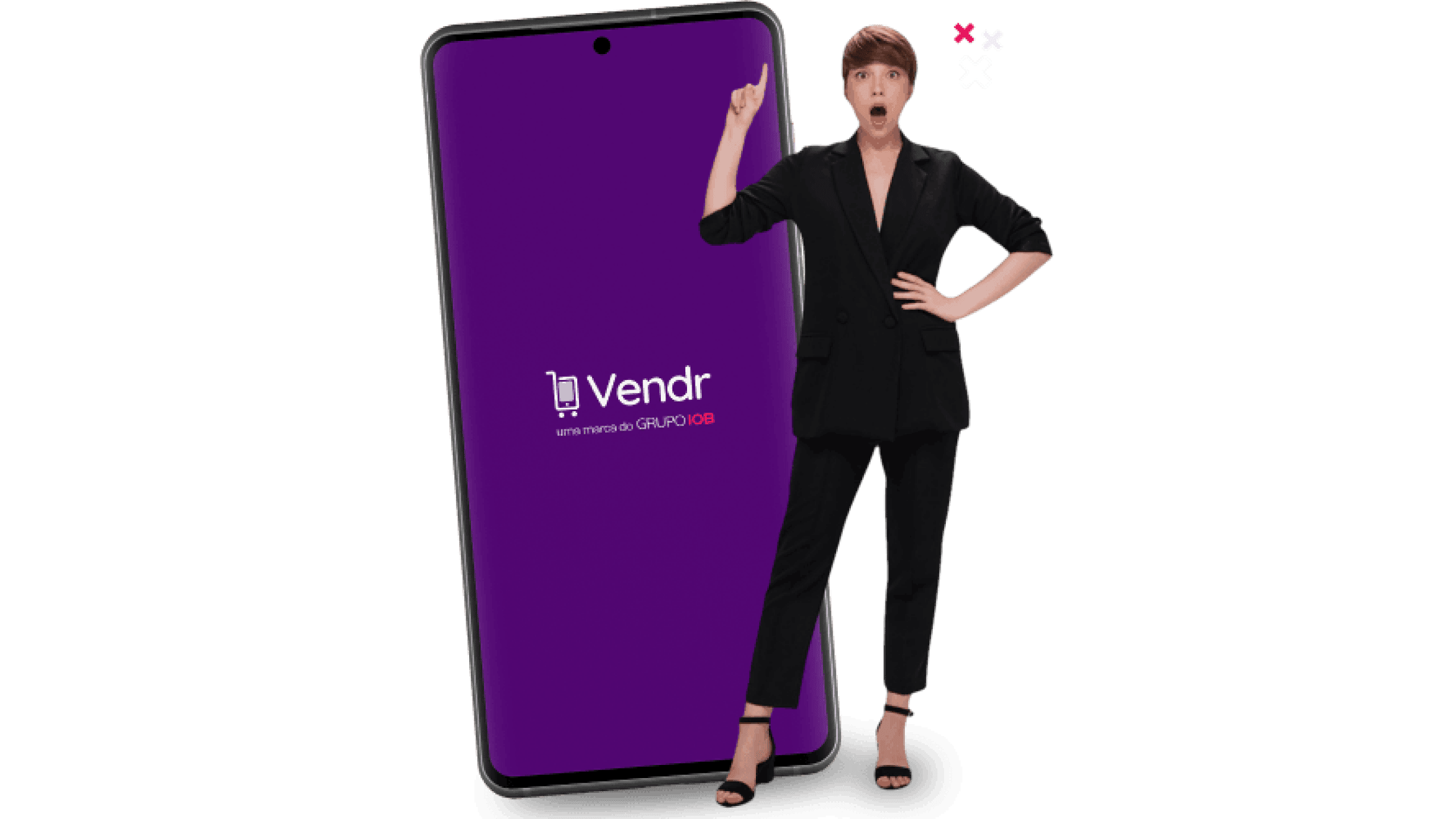 Empresária apontando para um celular com a tela do Vendr